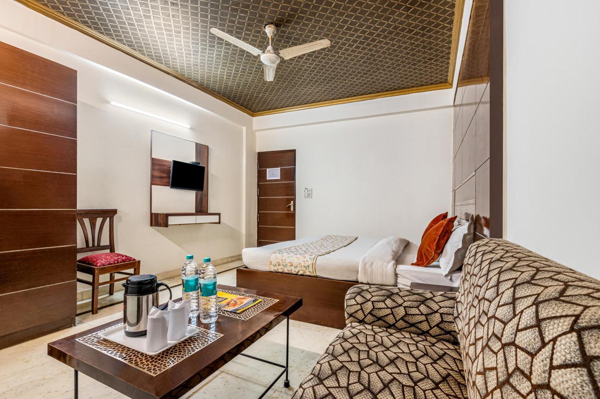 Hotel Nice Palace Delhi  Exterior foto